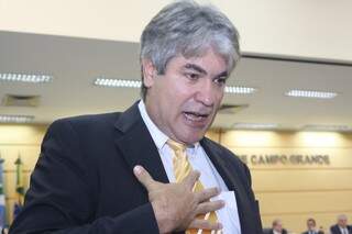 Base aliada vai contra Bernal e veto a reajuste &eacute; derrubado por 27 votos