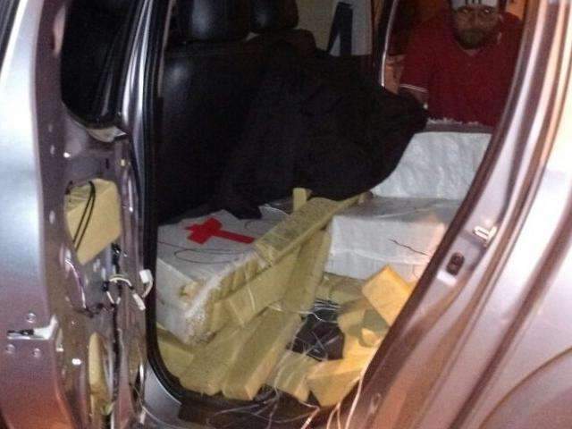 Traficante &eacute; preso com 1.320 kg de maconha ap&oacute;s atropelar policiais
