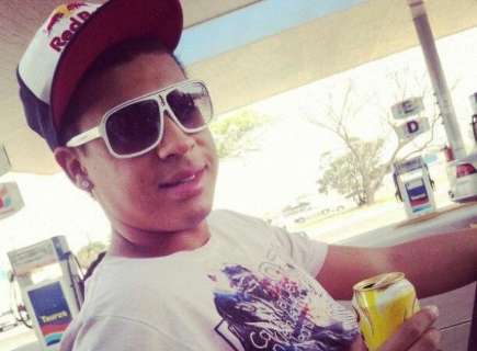 Jogador desaparecido &eacute; encontrado em motel com travesti e amigo