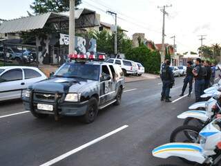 Policiais partiram da sede da Cigcoe em direção ao bairro Tiradentes para segunda operação de ocupação de bairro com alto índice de criminalidade. (Foto: João Garrigó)