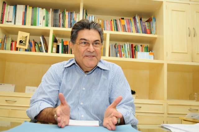 Secret&aacute;rio diz que atraso na convoca&ccedil;&atilde;o de professores &eacute; pontual