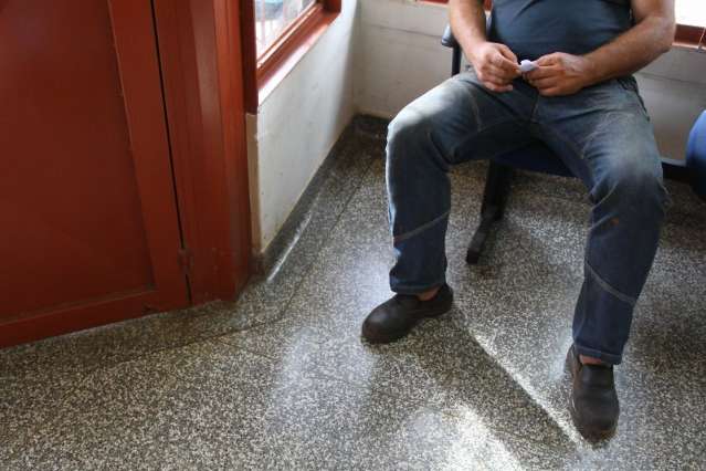 Caminhoneiro fica ref&eacute;m por 21 horas durante roubo em Campo Grande
