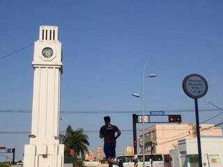 Relógio no centro de Campo Grande; horário de verão já está vigorando (Foto: Marcos Ermínio)