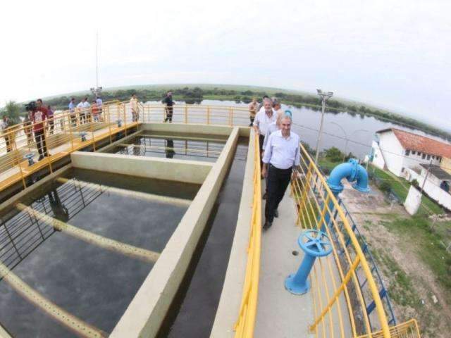 Reinaldo entrega Esta&ccedil;&atilde;o de Tratamento de &Aacute;gua e autoriza obras de R$ 8 milh&otilde;es