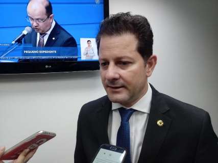 Reinaldo faz acordo com deputados para liberar verbas de emendas de 2017 e 2019