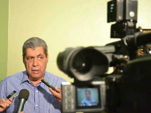  Puccinelli diz que aguarda &uacute;ltima pesquisa para definir vice de Giroto
