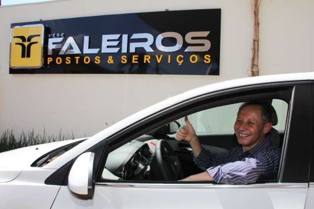 Rede Faleiros premia pela segunda vez cliente com carro Cruze 0km