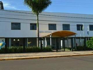 Escola Presidente Vargas, no Centro de Dourados, sem aula hoje (Foto: Dourados Agora)