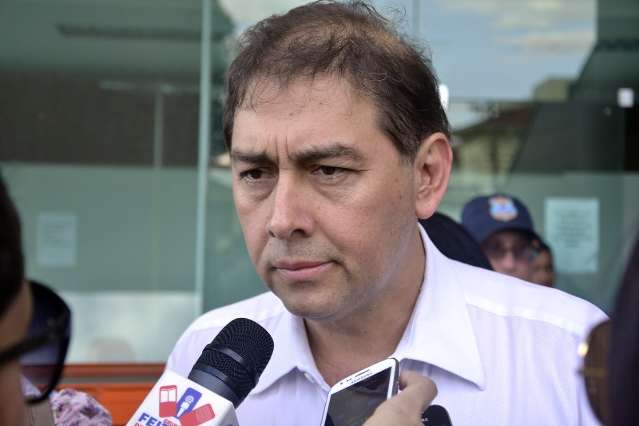 Bernal diz que contrato com Salute foi em fun&ccedil;&atilde;o de erros dos fornecedores
