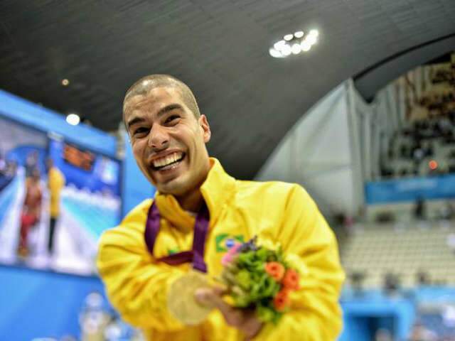  Nadador fatura primeiro ouro nas Paral&iacute;mpiadas, com direito a recorde