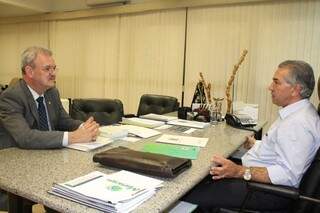 Geraldo Resende reunido ontem com o governador Reinaldo Azambuja (Foto: Divulgação)