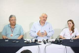 Em coletiva de imprensa, Teslenco anuncia investigação sobre esquema na Santa Casa (Foto: Marcos Ermínio)