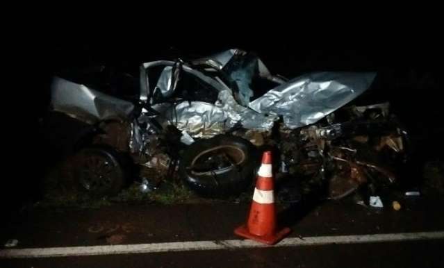Colis&atilde;o entre caminhonete e picape deixa quatro mortos na BR-163 