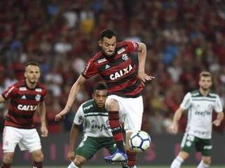 éver trabalhou nas bolas cruzadas pelo Palmeiras (Foto: André Durão/GloboEsporte.com)