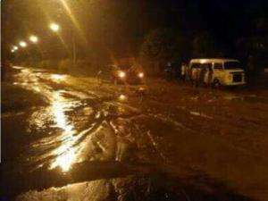 Temporal de 46 mil&iacute;metros alaga ruas e causa transtornos em MS