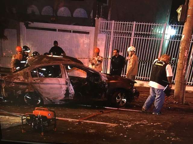 Carro onde dois morreram carbonizados pertence a guarda municipal