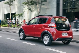 Fiat lança o compacto Mobi, preços partem de R$ 31.900