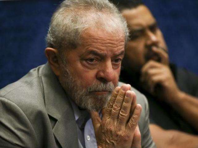 Pela primeira vez, Moro condena Lula a 9 anos de pris&atilde;o pelo caso triplex