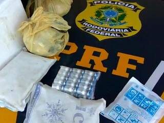Medicamento clandestino foi apreendido ontem pela PRF (Foto: Divulgação/PRF)