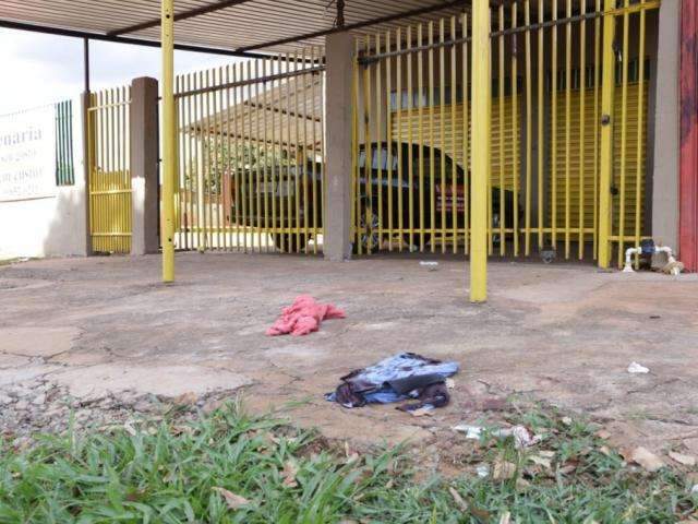 Pol&iacute;cia procura jovem de 19 anos suspeito ter ter atirado em marceneiro 