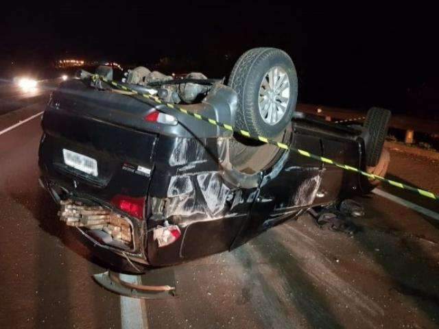 Traficante abandona ve&iacute;culo com quase 2 toneladas de maconha ap&oacute;s capotar 