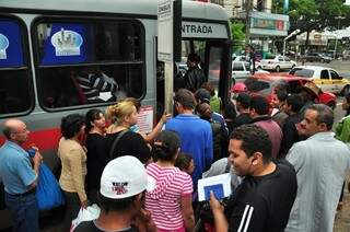 Passageiros vão desembolsar mais para andar de ônibus nas datas comemorativas (Foto: João Carrigó/Arquivo)