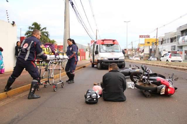Acidente envolvendo duas motos causa transtornos na Avenida Zahran