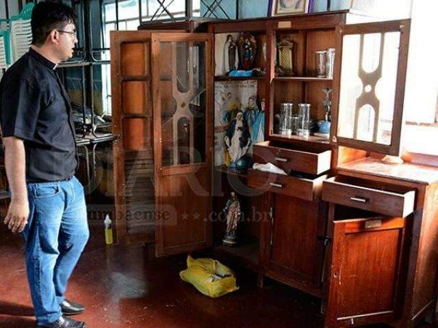 Bandidos invadem igreja cinco vezes em um ano; at&eacute; imagem de santo foi furtada