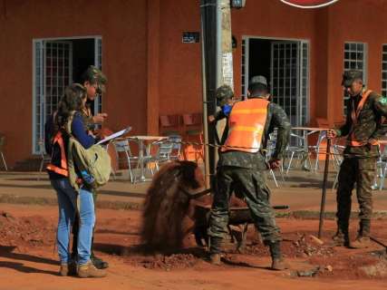 Obras na Brilhante interditam mais dois trechos e exigem desvio