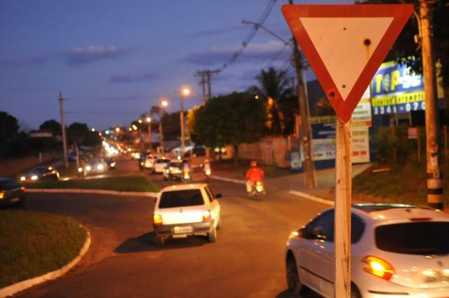 Duas rotat&oacute;rias ficam obsoletas e s&oacute; viadutos acabam com caos