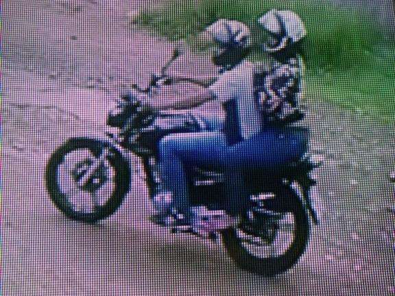 Preso casal de motocicleta que arrombava carros para furtar 