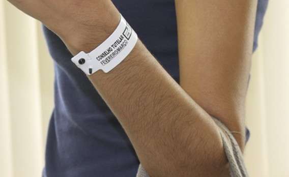 Em Bela Vista, adolescentes agora s&oacute; podem ir a eventos com pulseira especial