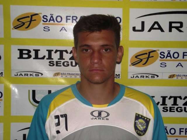 Cene contrata meia que estava atuando no futebol do Paran&aacute;