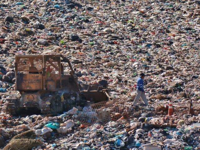 Acidentes no aterro sobem 74% e metade ocorre na separa&ccedil;&atilde;o do lixo