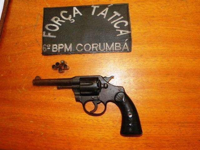 Jovem de 20 anos confessa ter matado outro a tiros em frente a conveni&ecirc;ncia