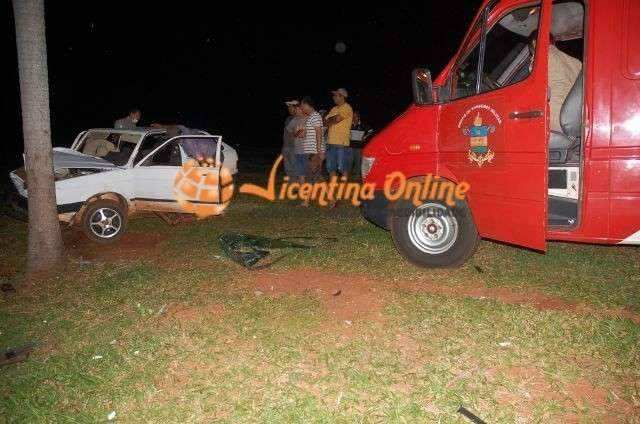 Gol sai da pista, atravessa cerca e bate em coqueiro na MS-147