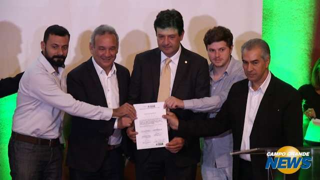 Munic&iacute;pios de Mato Grosso do Sul receber&atilde;o obras de drenagem e asfalto
