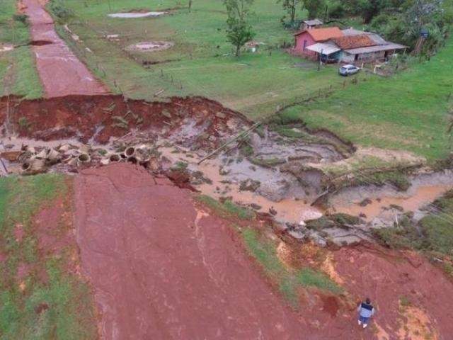 Confirmado dia de in&iacute;cio das aulas em cidades onde chuva causou estragos