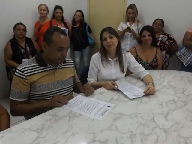 Enfermeiros fecham acordo sobre sal&aacute;rio atrasado e suspendem greve