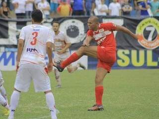 Aloísio enfrentou o atual time durante a disputa da final do Estadual neste ano  (Foto: Divulgação/ECC)
