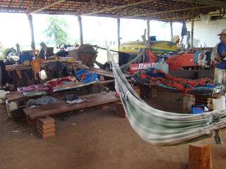 Alojamento de trabalhadores na fazenda Laranjeiras, em Bonito. (Foto: Divulgação)