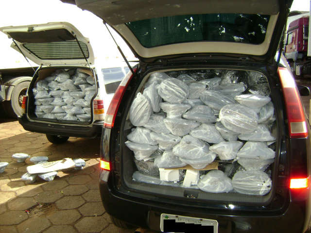  Tr&ecirc;s ve&iacute;culos s&atilde;o apreendidos com contrabando na MS-164