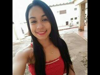Victória Correia Mendonça, 18 anos foi assassinada no dia 19 de julho (Foto: Arquivo Pessoal/ Facebook)