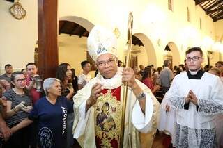 O bispo Dom Henrique Aparecido Lima realizou a missa (Foto: Paulo Francis)