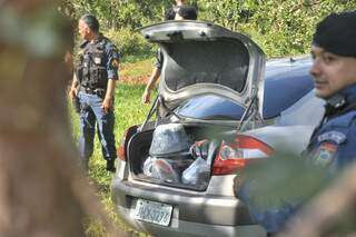 Na Capital, Polícia apreendeu alto-falantes em dois carros. O motorista do Megane abandonou o veículo e fugiu. (Foto: Marlon Ganassin)