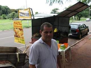 Sobrevivendo da rua: crise &quot;empurra&quot; desempregados ao trabalho informal