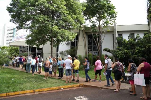 Popula&ccedil;&atilde;o lota Central do IPTU e prefeitura vai estender atendimento