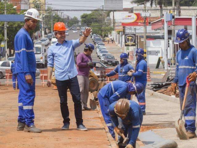 Do Centro aos bairros, prefeito vistoria as tr&ecirc;s principais obras da Capital 
