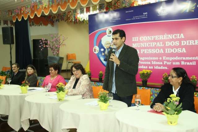 Confer&ecirc;ncia municipal discute pol&iacute;ticas e direitos da popula&ccedil;&atilde;o idosa