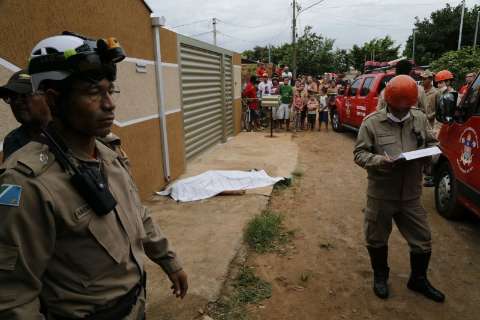 Foragido da col&ocirc;nia penal &eacute; morto com 5 tiros ao sair da casa da namorada